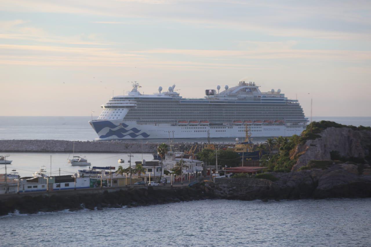 $!Llega último crucero de noviembre a Mazatlán con más de mil turistas