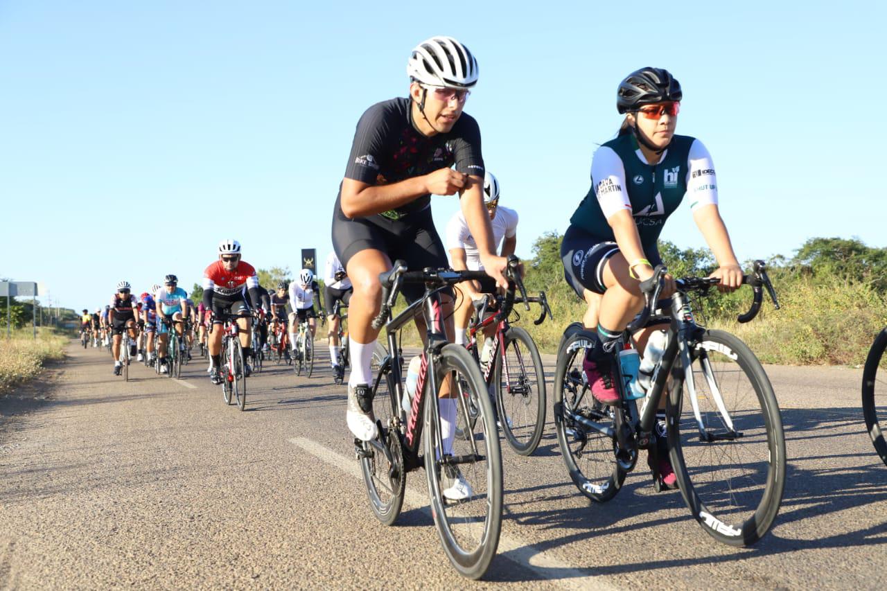 $!Venados Ciclismo se lleva el podio en tradicional carrera Gran Fondo Mazatlán