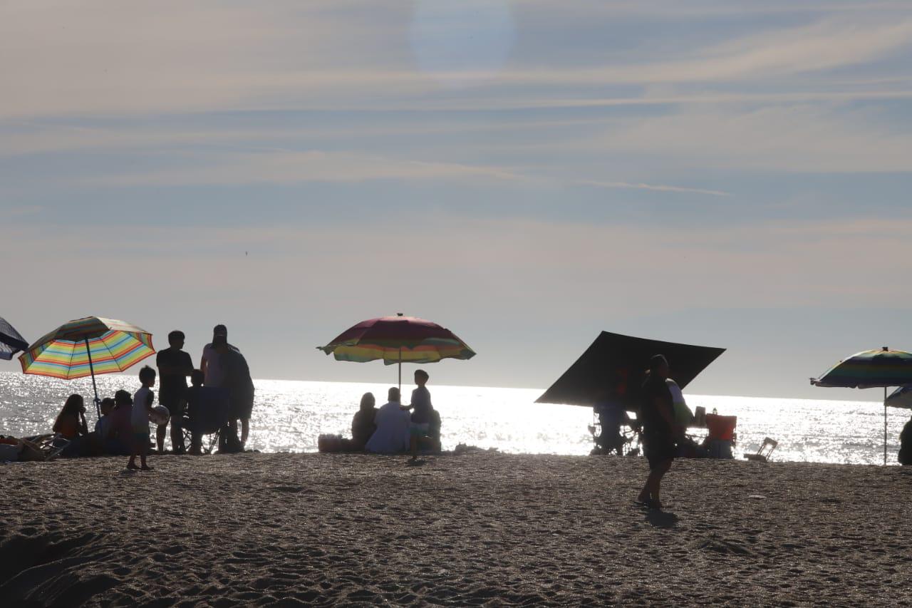 $!Disfrutan hasta el último minuto de vacaciones en Mazatlán