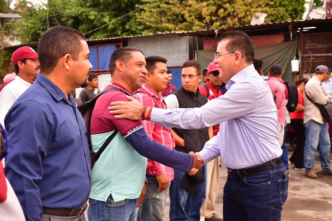 $!Ofrece Alcalde de Mazatlán mejorar condiciones laborales y maquinaria para Servicios Públicos Municipales