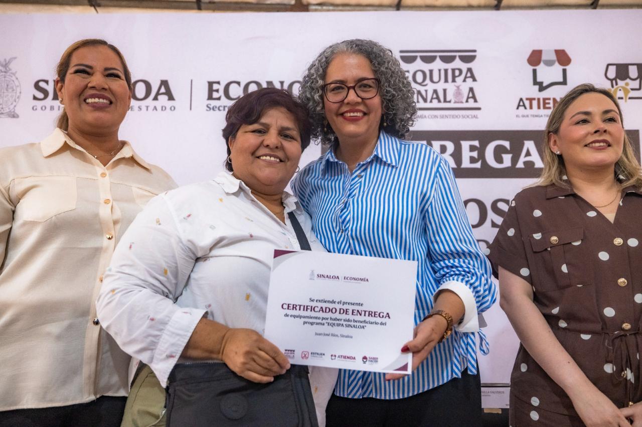 $!Juan José Ríos impulsa economía con entrega de equipos productivos
