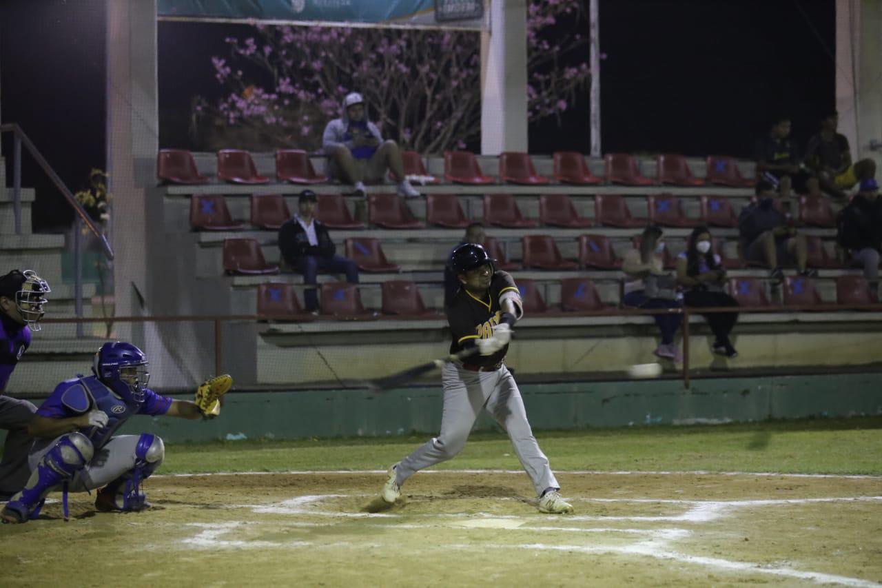 $!Bird avanza a la siguiente ronda de la Liga de Beisbol de Primera Fuerza Invernal Nocturna