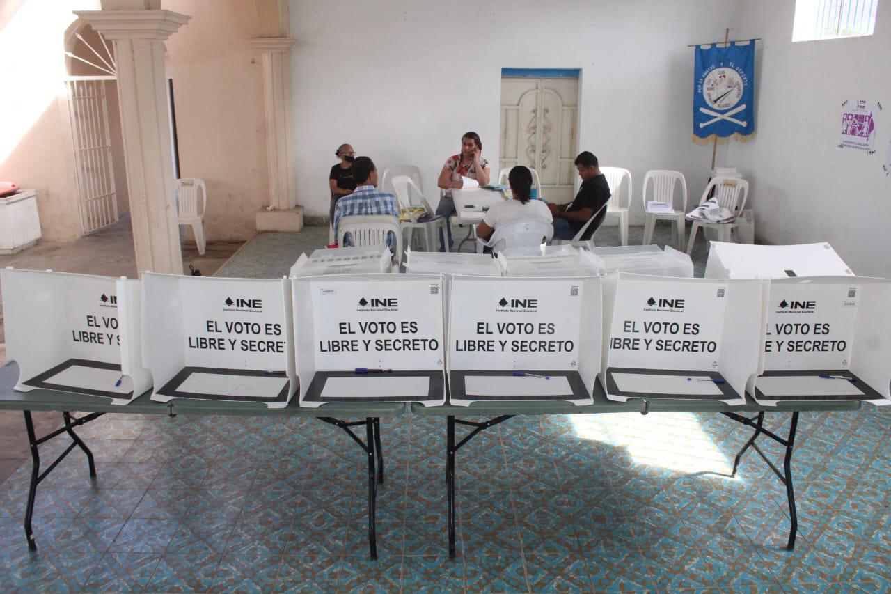 $!En Rosario, entre contratiempos, dudas y lenta participación se realiza elección Judicial