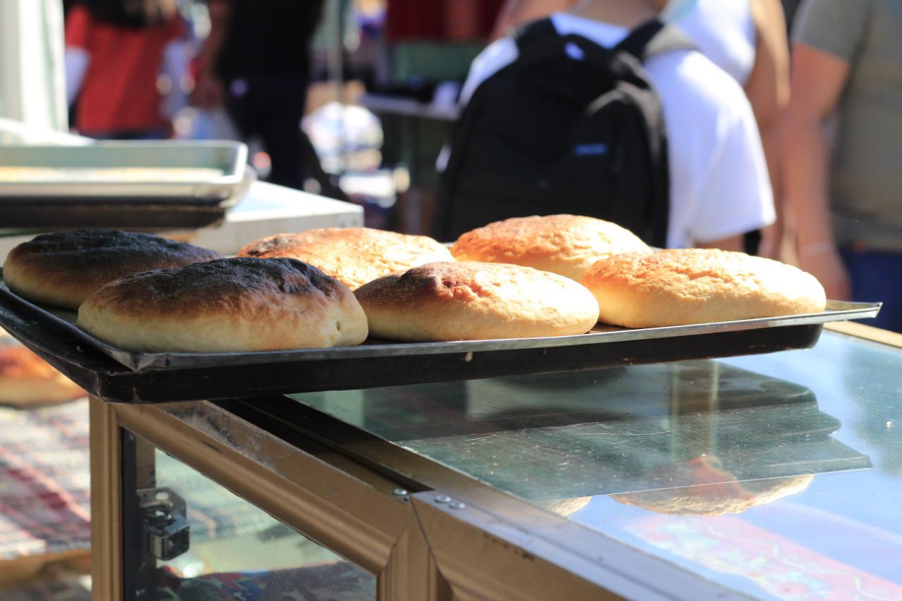 $!Jesús Alberto vende pan en Culiacán, pero ha buscado innovar para ofrecer un servicio diferente