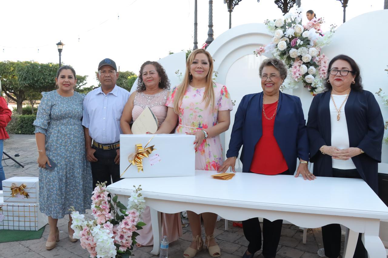 $!Se unen 14 parejas en boda colectiva en Rosario