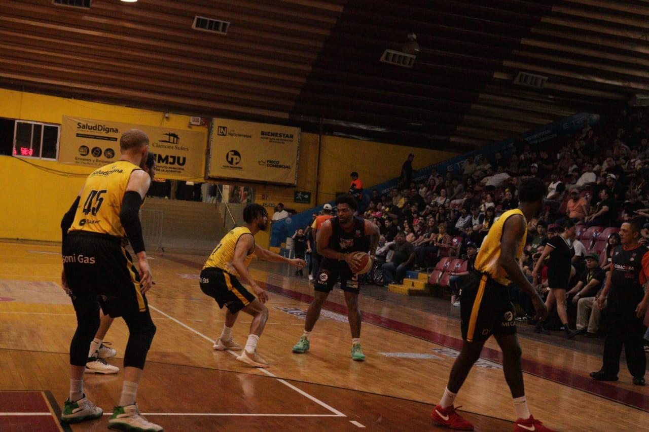 $!Caballeros de Culiacán deja escapar la serie en casa ante Ostioneros de Guaymas