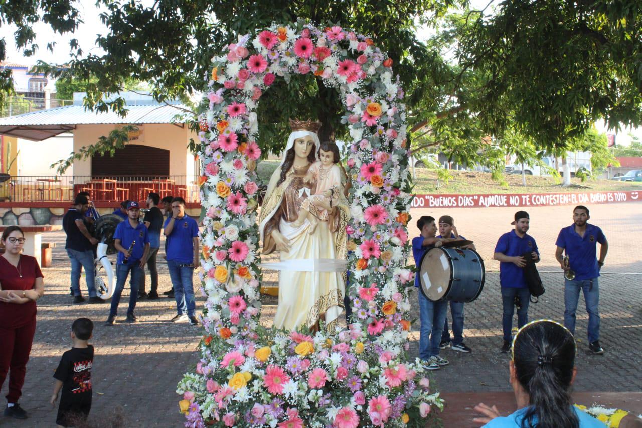 $!El Rosario honra a Nuestra Señora del Carmen con procesión y misa