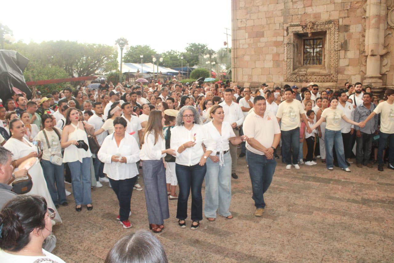 $!Pide Gobernador Graciela Domínguez paz para Sinaloa a la Virgen del Rosario