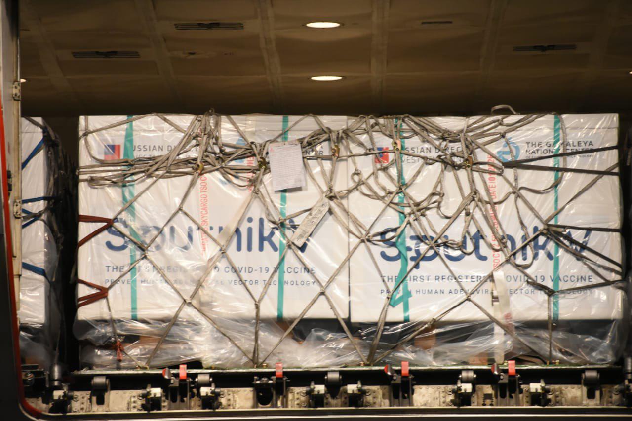 $!Llegan a México 600 mil dosis de la vacuna Sputnik V