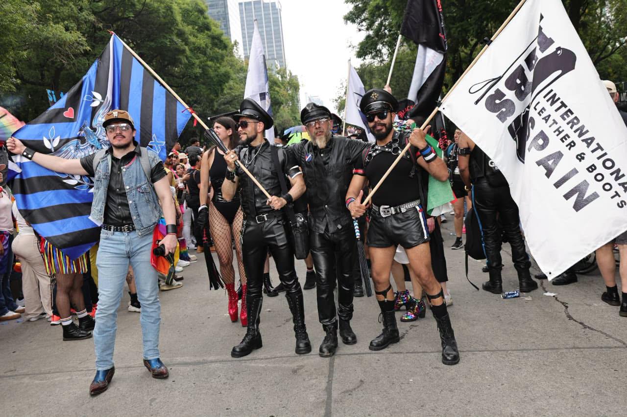 $!Marcha del Orgullo reunió a 550 mil personas en CDMX; llegó hasta el Zócalo