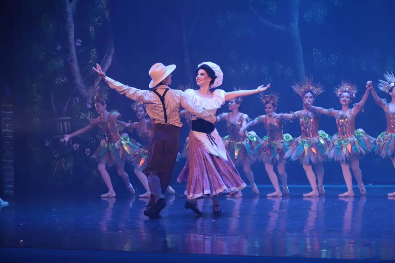 $!Ana Paola Villegas y Carlos Cervantes interpretaron a la madrastra y padre de los protagonistas.