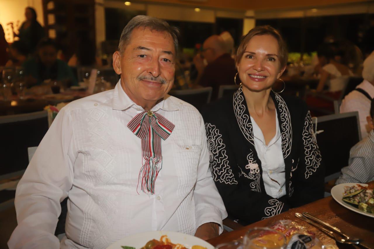 $!José Manuel Jiménez Morales y Sylvia Papatyn.