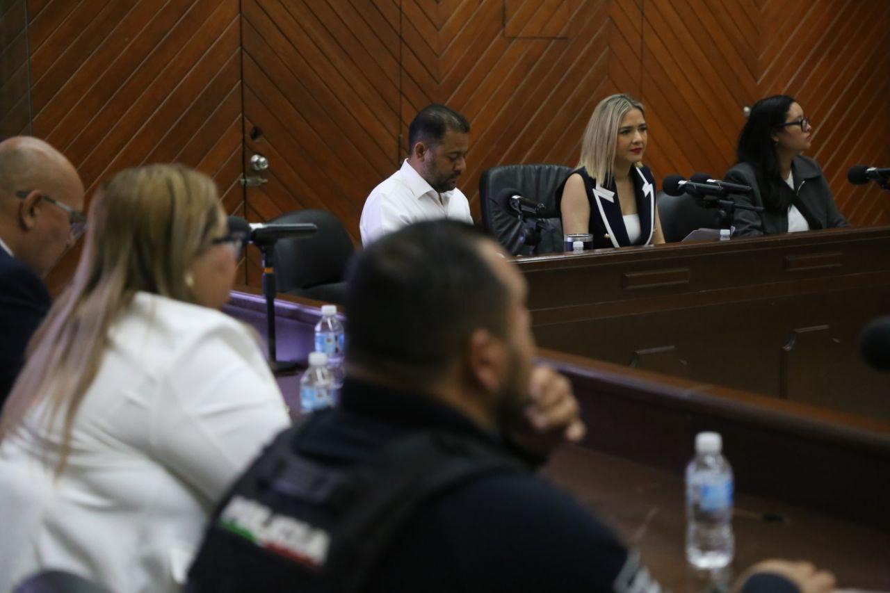 $!En reunión secreta, rinden protesta cuatro nuevos integrantes del Comité de Búsqueda de Personas en Mazatlán