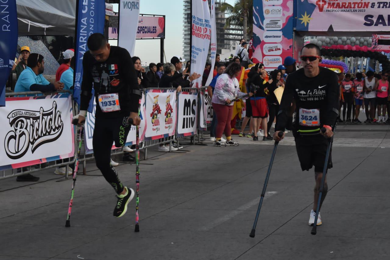 $!Miles toman el Malecón en el Gran Maratón Pacífico Mazatlán