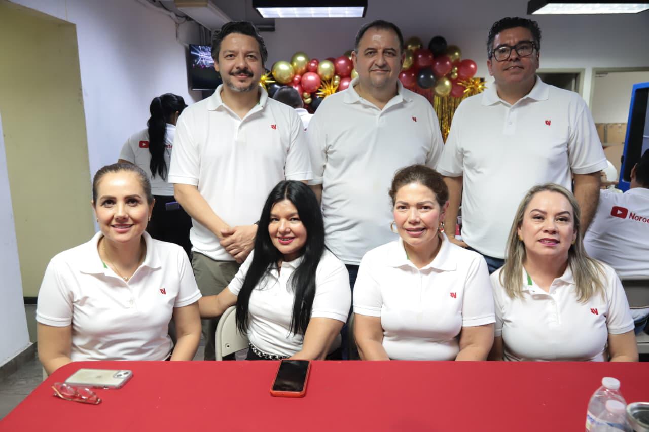 $!Adrián López Ortiz, Miguel Tirado, Francisco Trujillo, Adriana Marrujo, Conchita Hernández, Elizabeth Péraza y Elva Aguirre.
