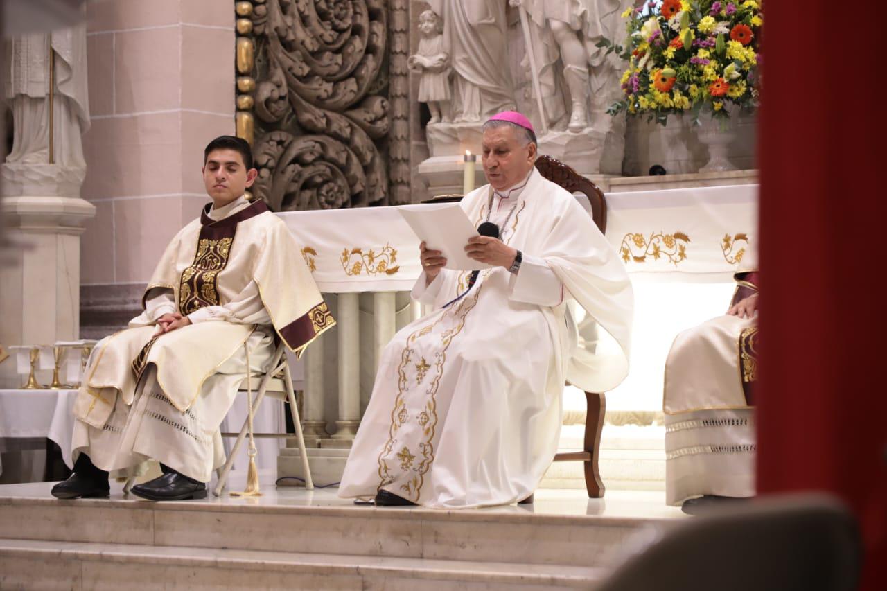 $!Celebran en Mazatlán con misa y procesión el Corpus Christi agradeciendo la institución de la eucaristía