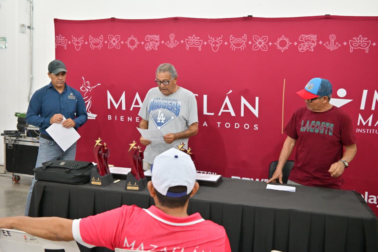 $!Premian Liga Sabatina y Liga Nocturna de beisbol a sus campeones