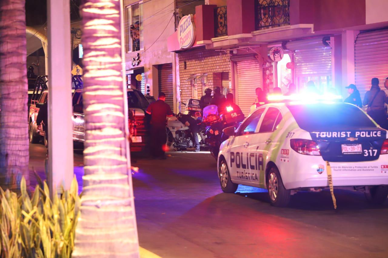 $!Asesinan a balazos a un motociclista en el paseo costero de Mazatlán, en plena Semana de la Moto