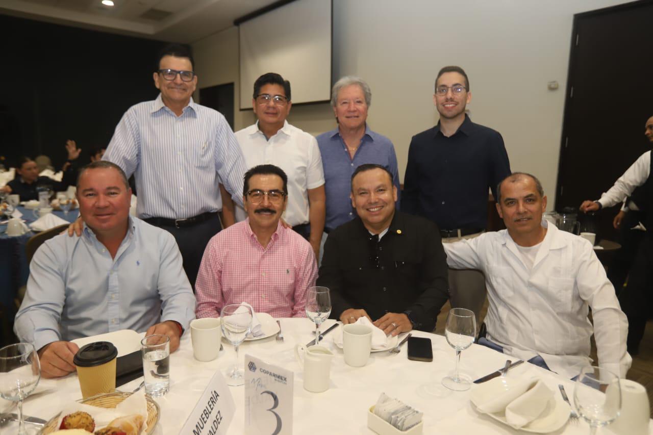 $!Martín Sánchez, Florencio Álvarez, Juan Llausás, Fernando Valdez, Daniel Chavarria, Florencio Osuna, Miguel Ángel López y Adolfo González.