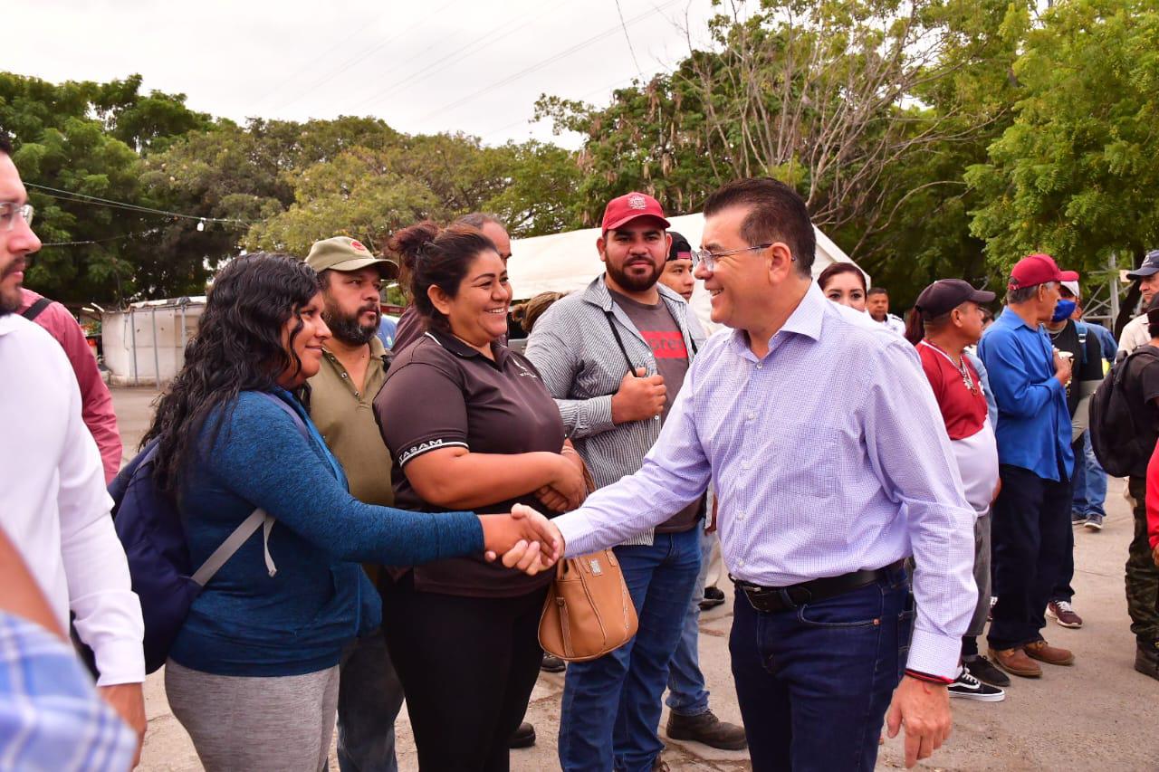 $!Ofrece Alcalde de Mazatlán mejorar condiciones laborales y maquinaria para Servicios Públicos Municipales