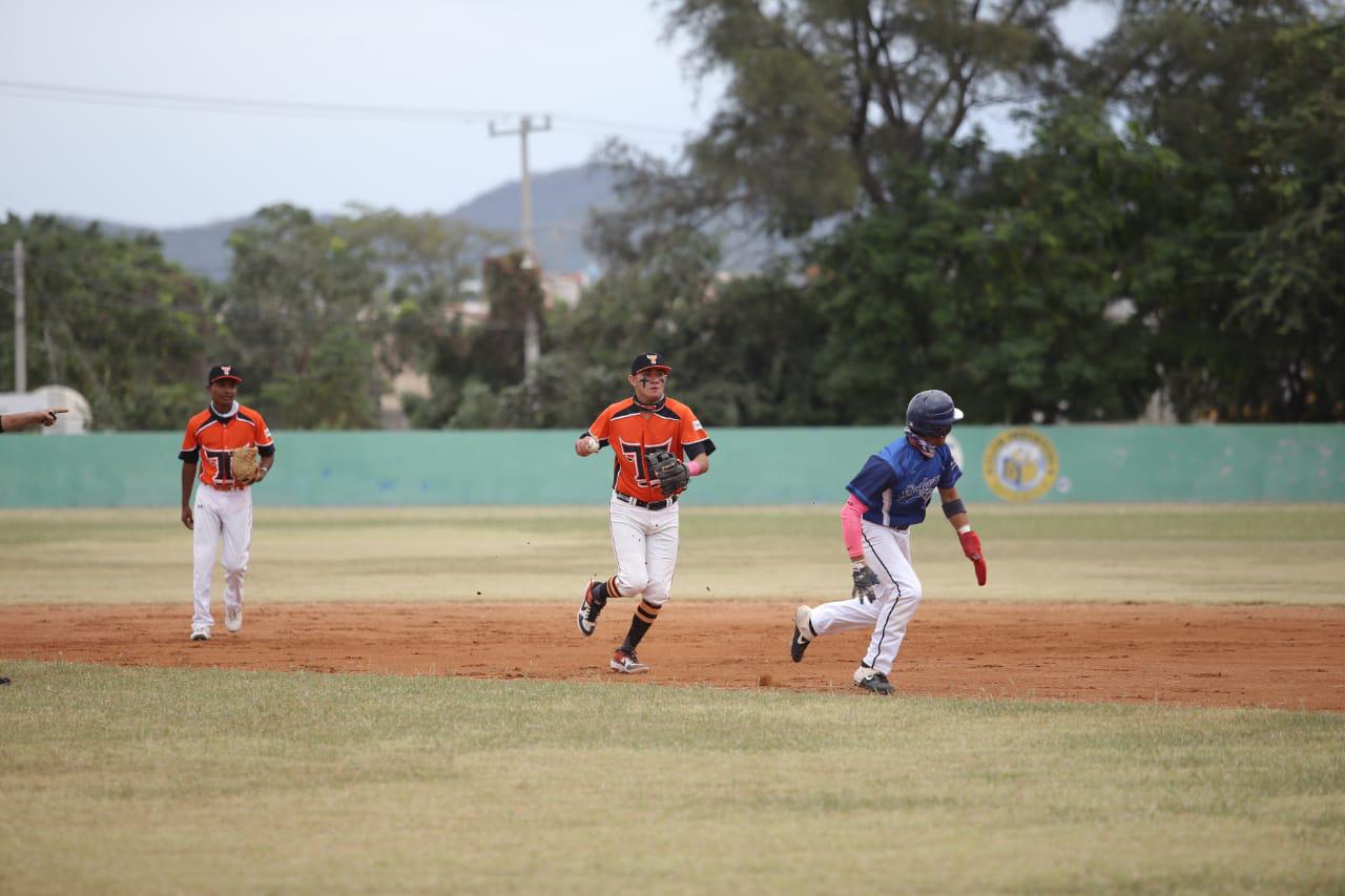 $!Toros de Acuña frena a Dodgers El Tiro en el Mazatlán Baseball Tournament 2021