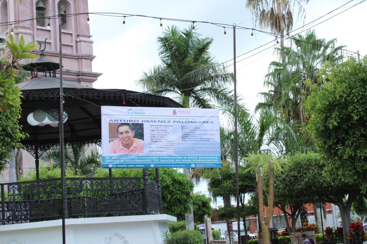 $!Con veladoras, Escuinapa pide el regreso sano y salvo de Arturo, desaparecido hace una semana