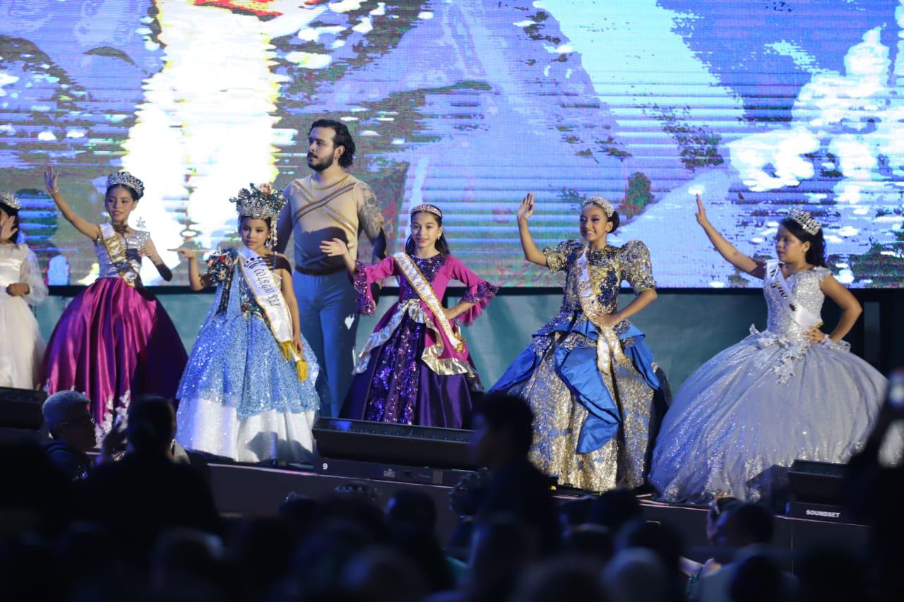 $!Reinas Infantiles de distintas instituciones y de organizaciones camarales adornaron el evento de coronación.