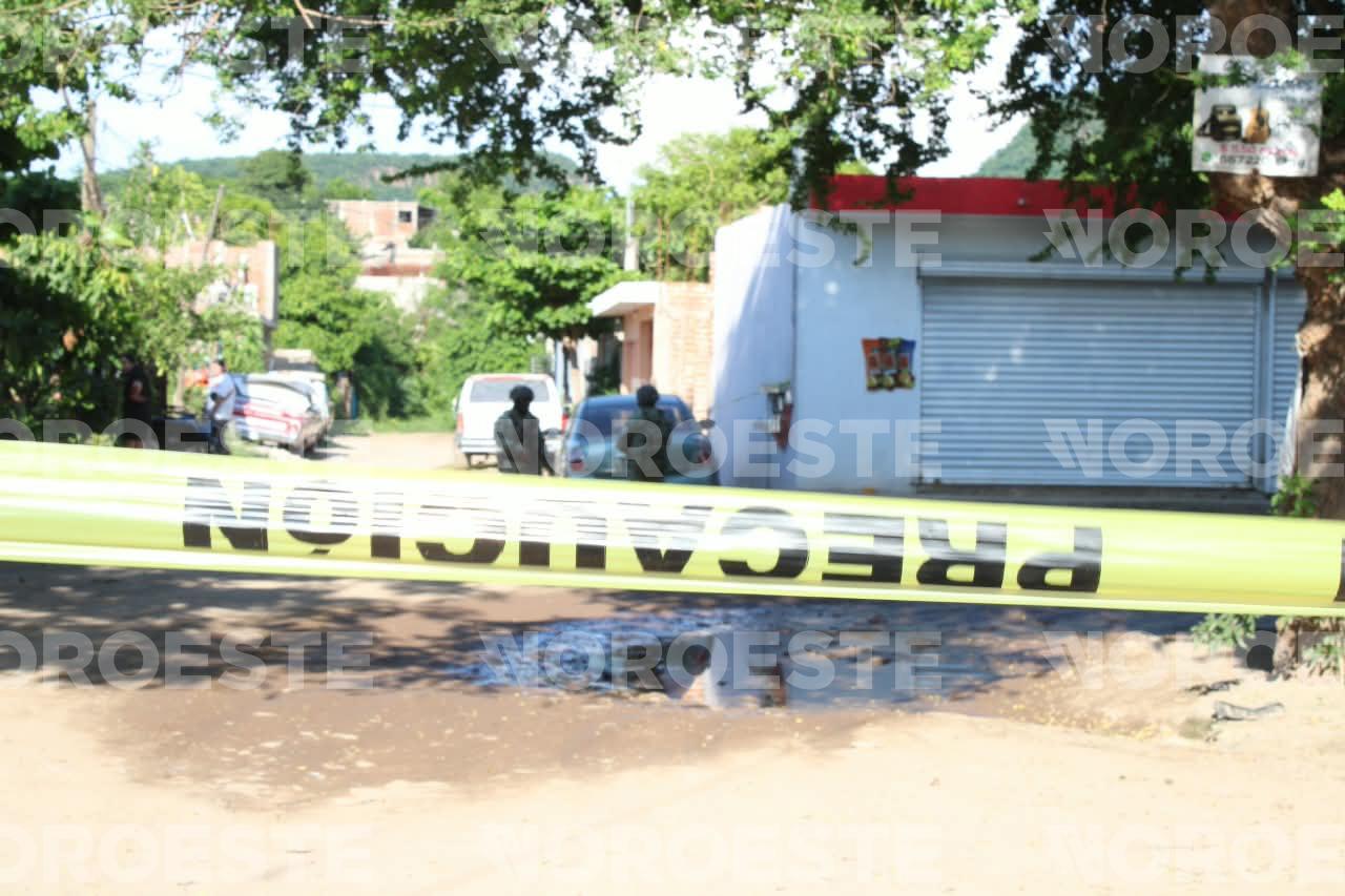 $!Asesinan a balazos a una mujer en la colonia 5 de Febrero, en Culiacán