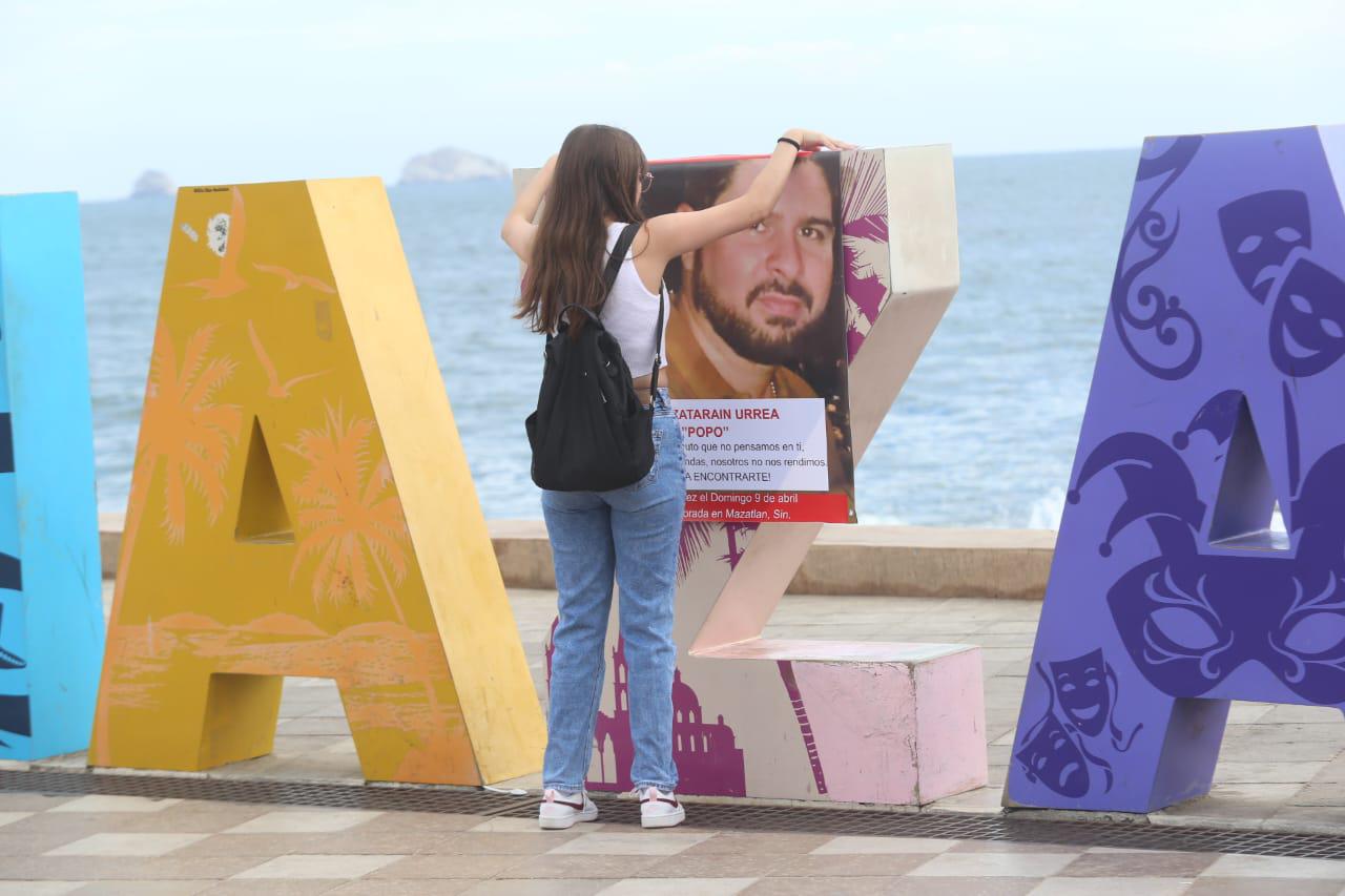 $!Marchan por José Adrián y Rodolfo, desaparecidos en Mazatlán