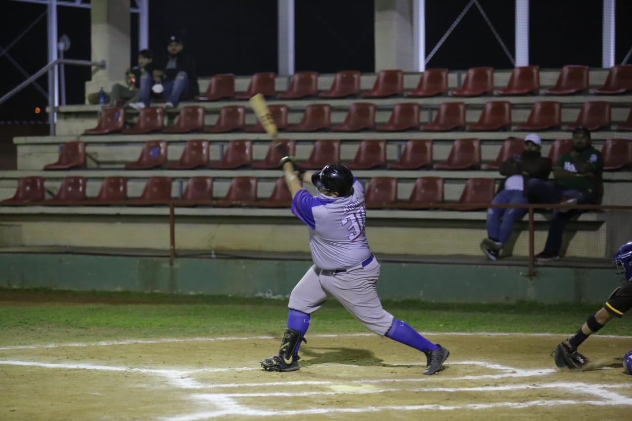 $!Bird avanza a la siguiente ronda de la Liga de Beisbol de Primera Fuerza Invernal Nocturna