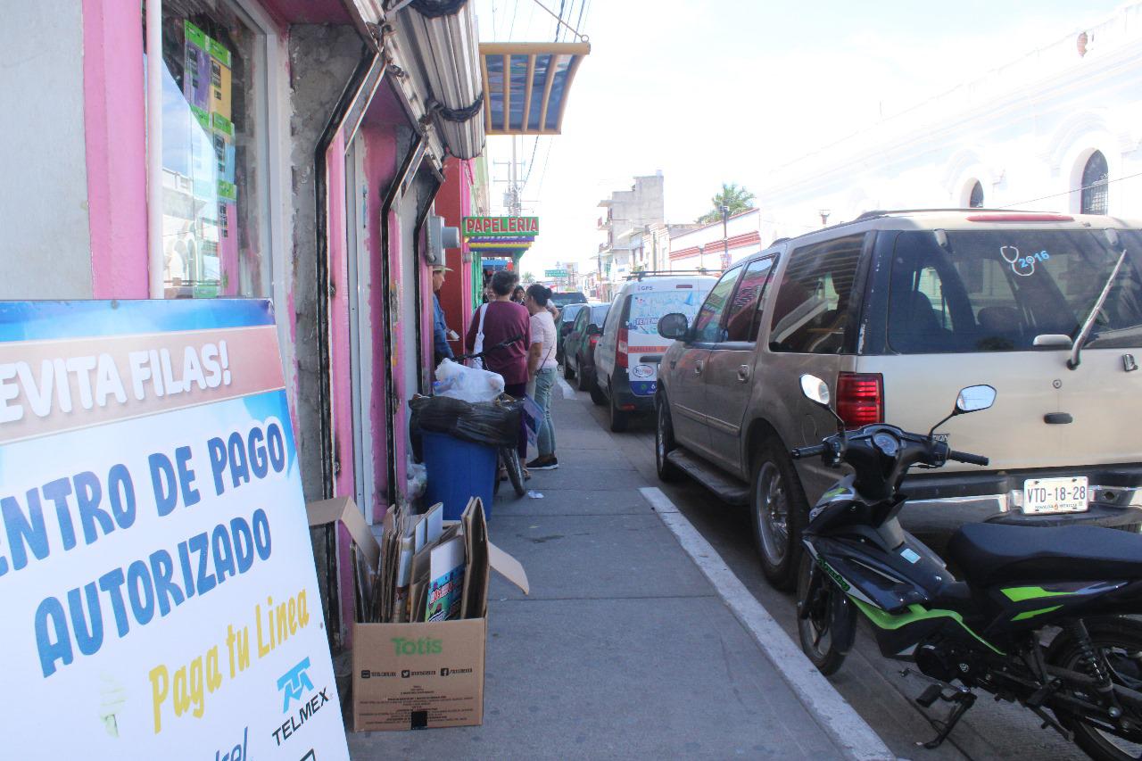 $!Falta de orden hacen de la avenida Hidalgo, en Escuinapa, una zona de riesgo
