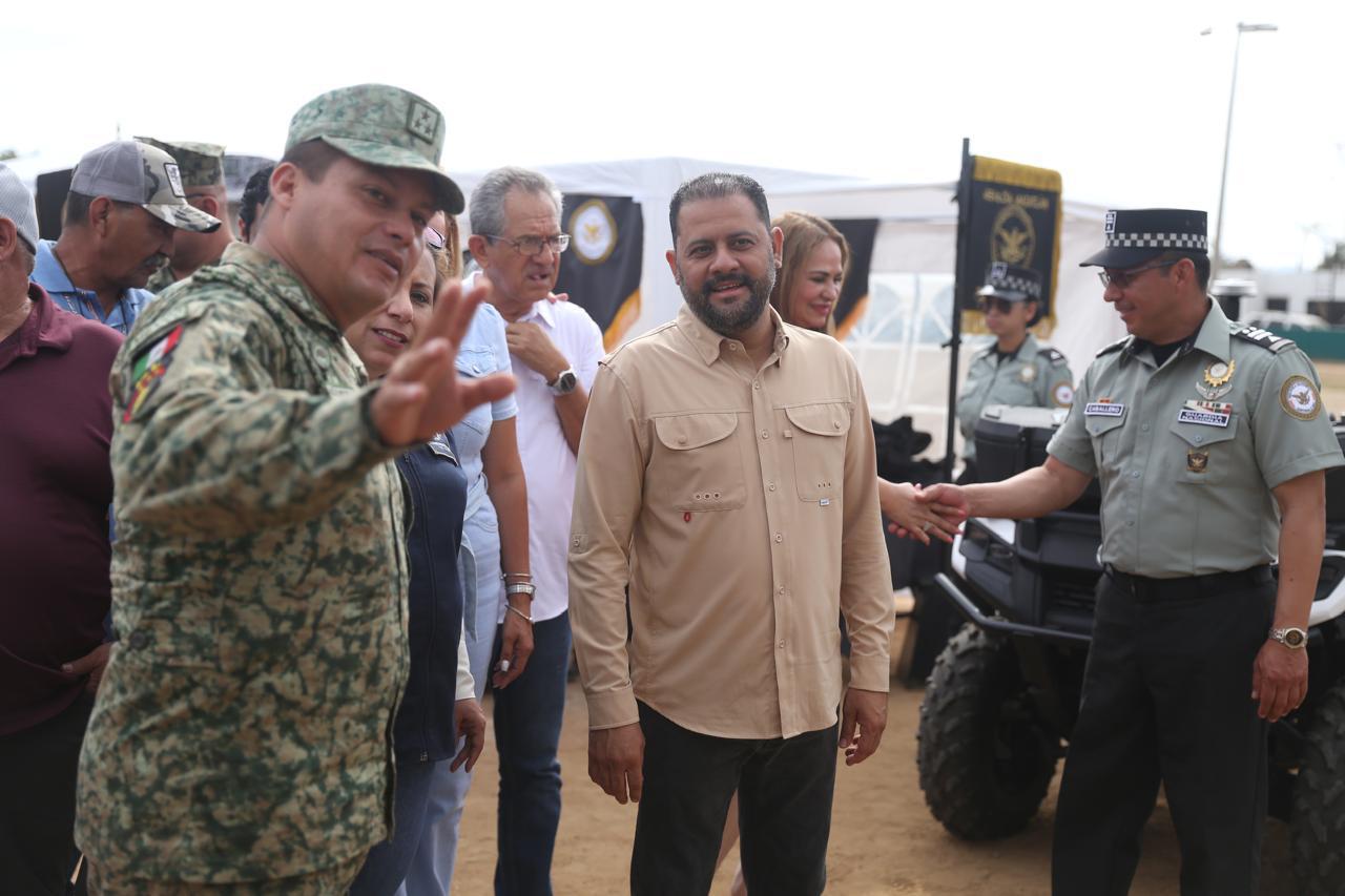 $!Realizan la Gran Feria por la Paz de los Niños en el campo El Chaflán, en Mazatlán