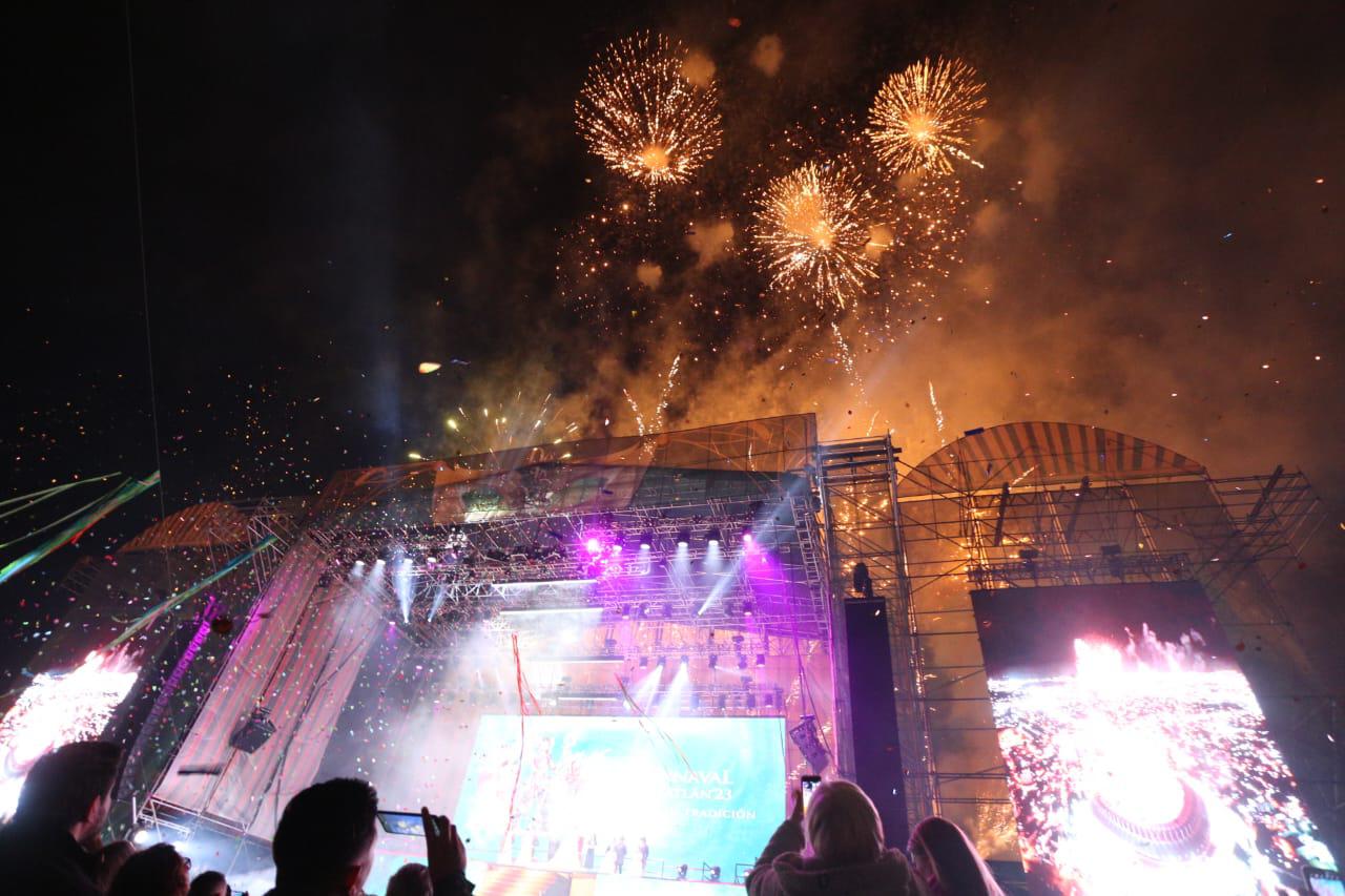 $!Uma I es coronada Reina de los Juegos Florales del Carnaval de Mazatlán