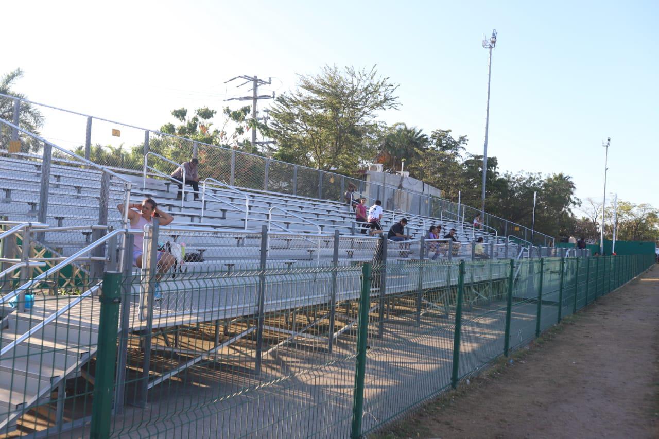 $!Dan banderazo de inicio de obra de techumbre, en Unidad Juárez de Mazatlán