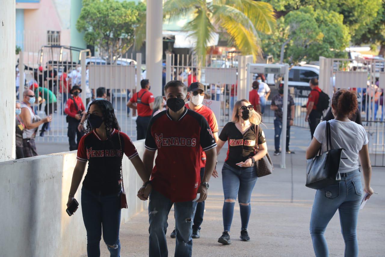 $!Vuelve la gente al estadio Teodoro Mariscal de Mazatlán, incluidos los niños