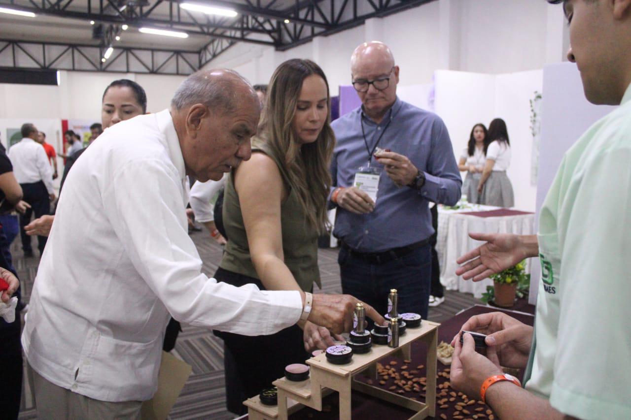 $!Gran innovación exponen estudiantes durante Séptima Feria Emprende Cobaes para el Bienestar