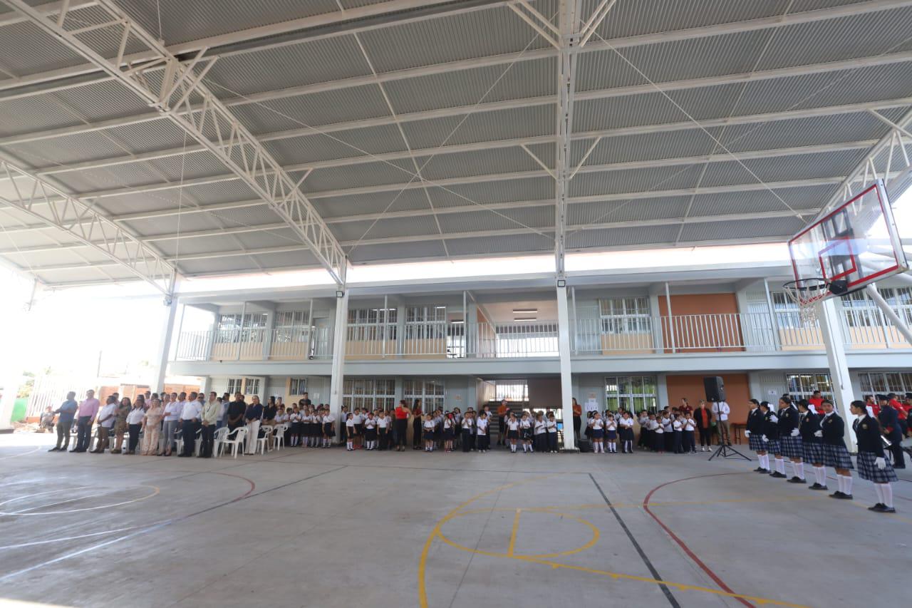 $!Celebran Lunes Cívico en primaria de Villa Unión en medio de reconstrucción