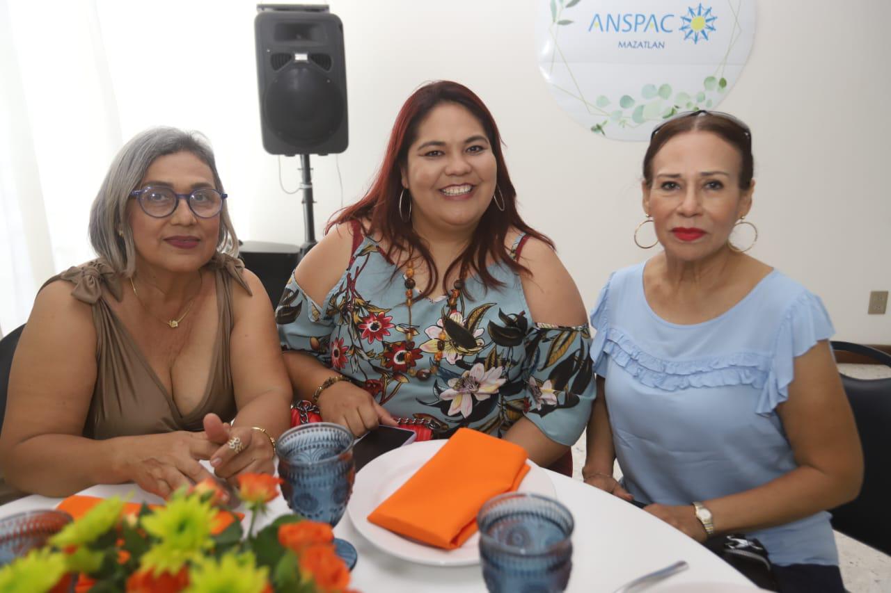 $!Leticia Durán, Cinthia Véliz y Rosa Alicia Castañeda.