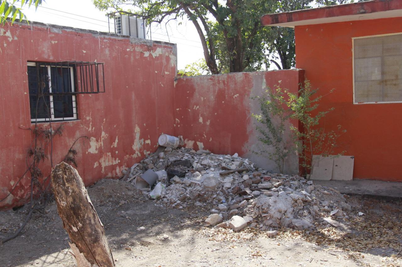 $!Denuncian daños en la escuela Enrique Félix Castro en Culiacán: ‘Le quitaron hasta el piso’