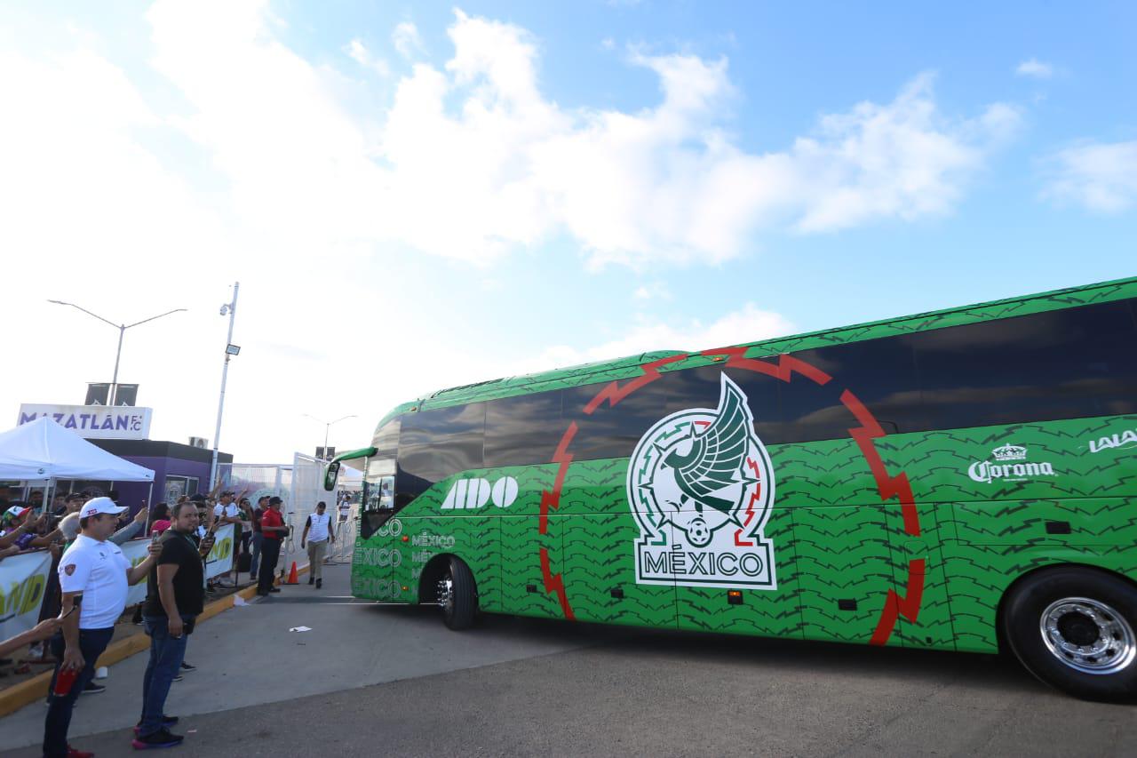 $!El ambiente de fiesta se empieza a sentir en el Kraken