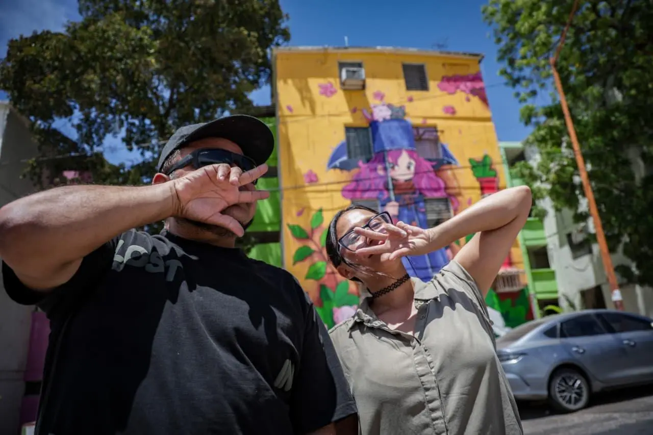 $!El arte de Gustavo Leal y la asociación Suma que transforma el entorno escolar en Culiacán