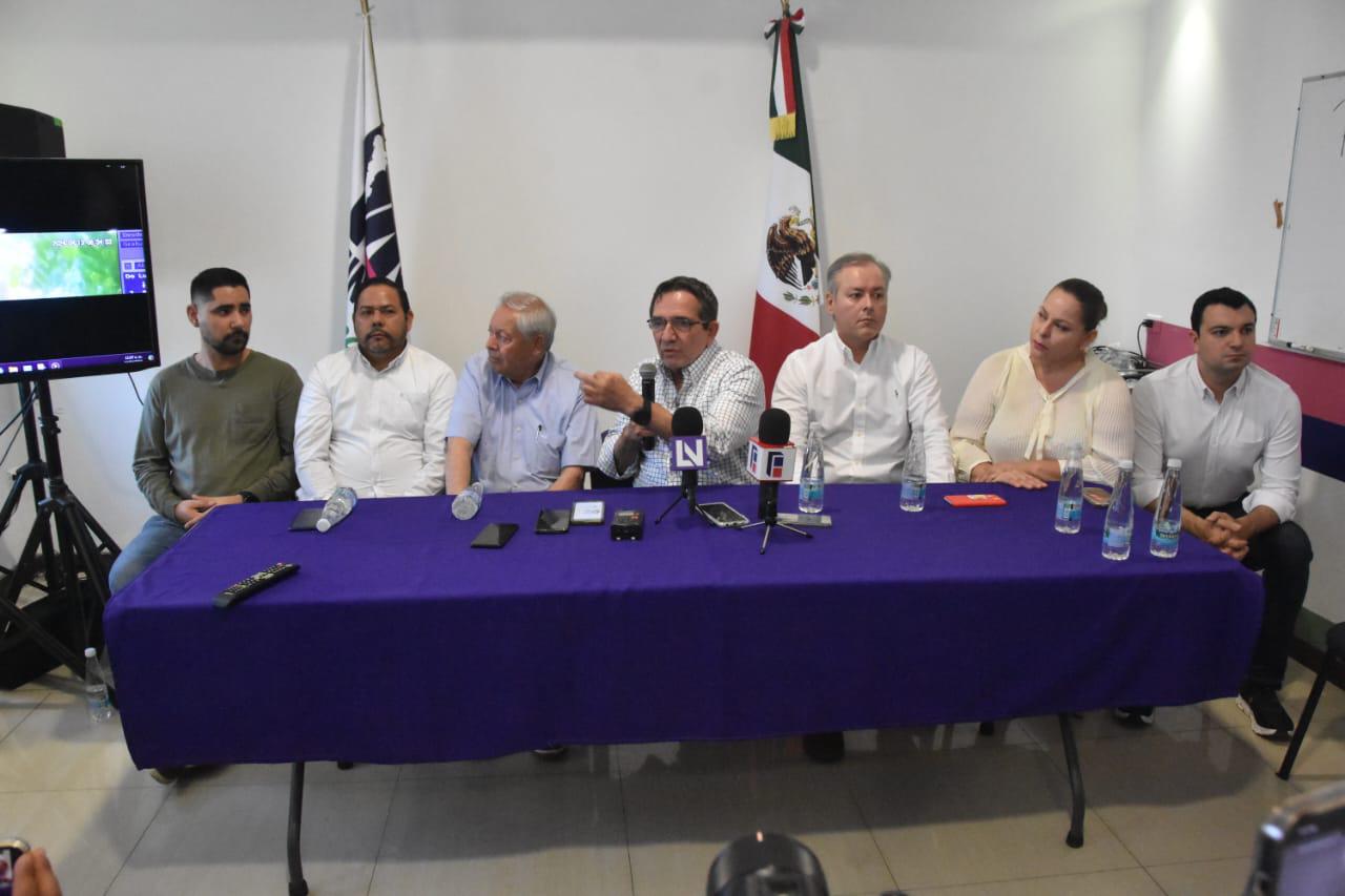 $!Cuén Ojeda muestra video del momento en que Luis Alonso García Corrales y amigo fueron detenidos por policías