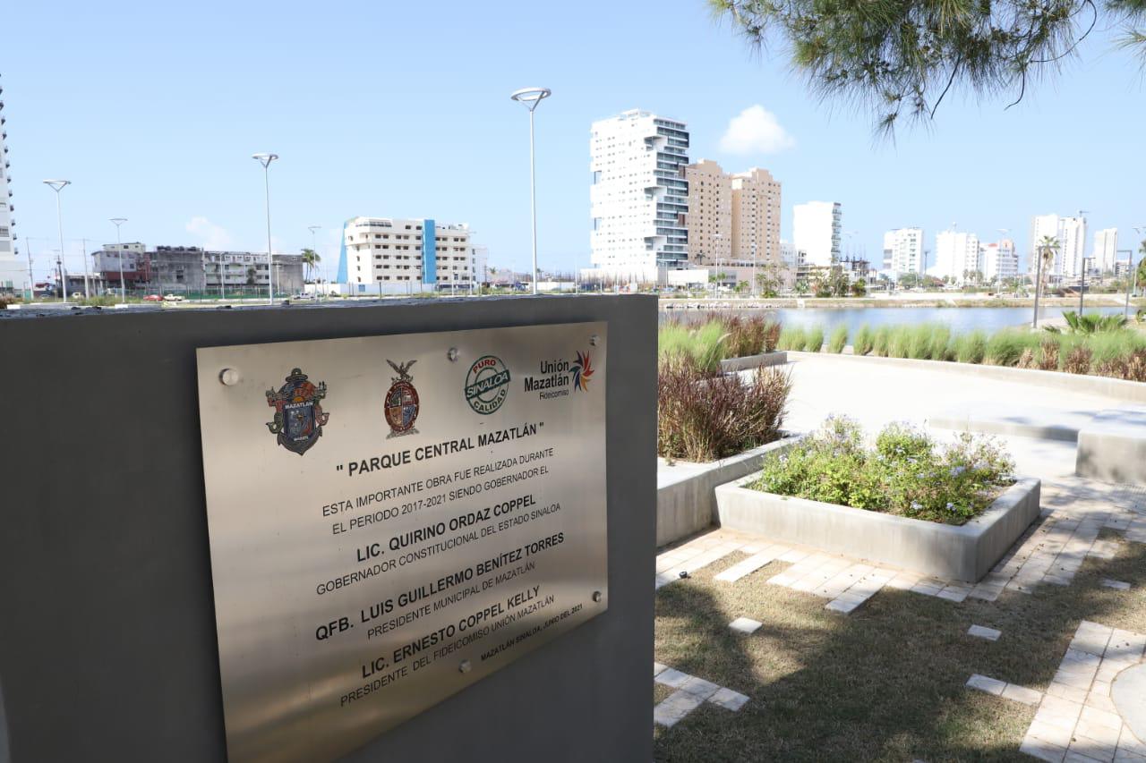 $!El Parque Central de Mazatlán ya está abierto al público y es de acceso gratuito