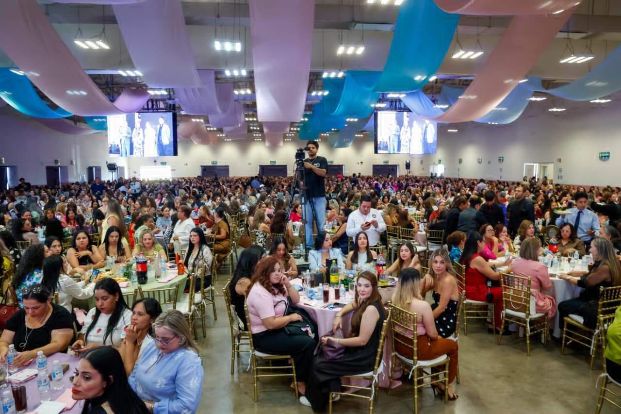 $!Adelanta Gobernadora regalo a las mamás del STASE: les da el lunes de descanso y más obsequios