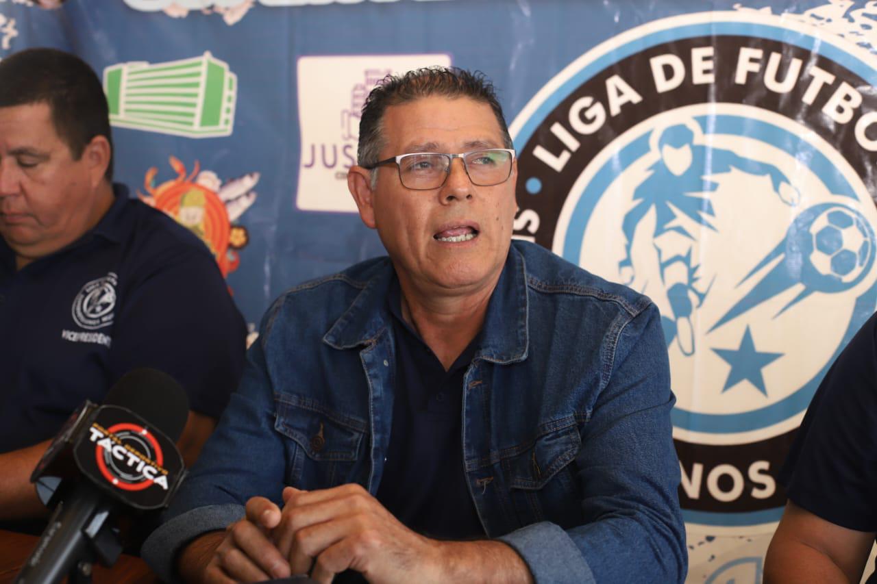 $!Reconocen a jugador del mes en Liga Superveteranos