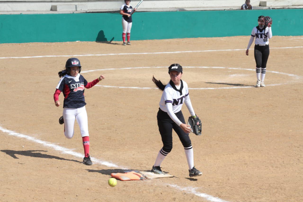 $!Mazatlán se corona en la Sub 8 del Estatal de Softbol Femenil
