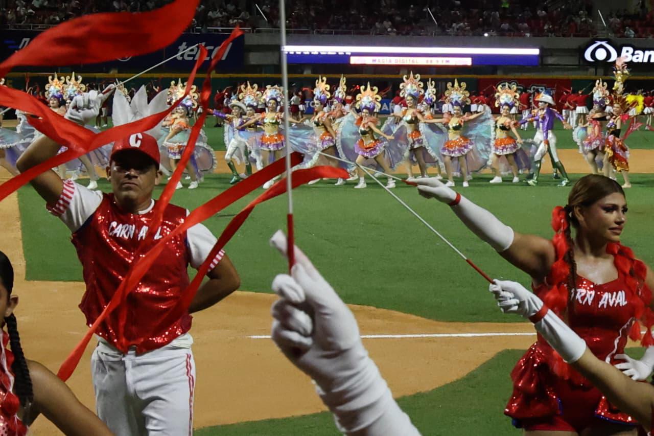 $!Mazatlán inaugura la temporada 2026-2027 de la LMP con una fiesta carnavalera en el Teodoro Mariscal
