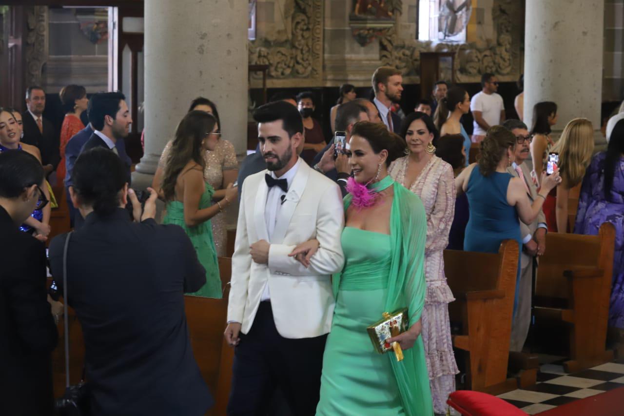 $!Ana Sofía Ley y Quirino Ordaz Fuentes se dan el sí ante el altar