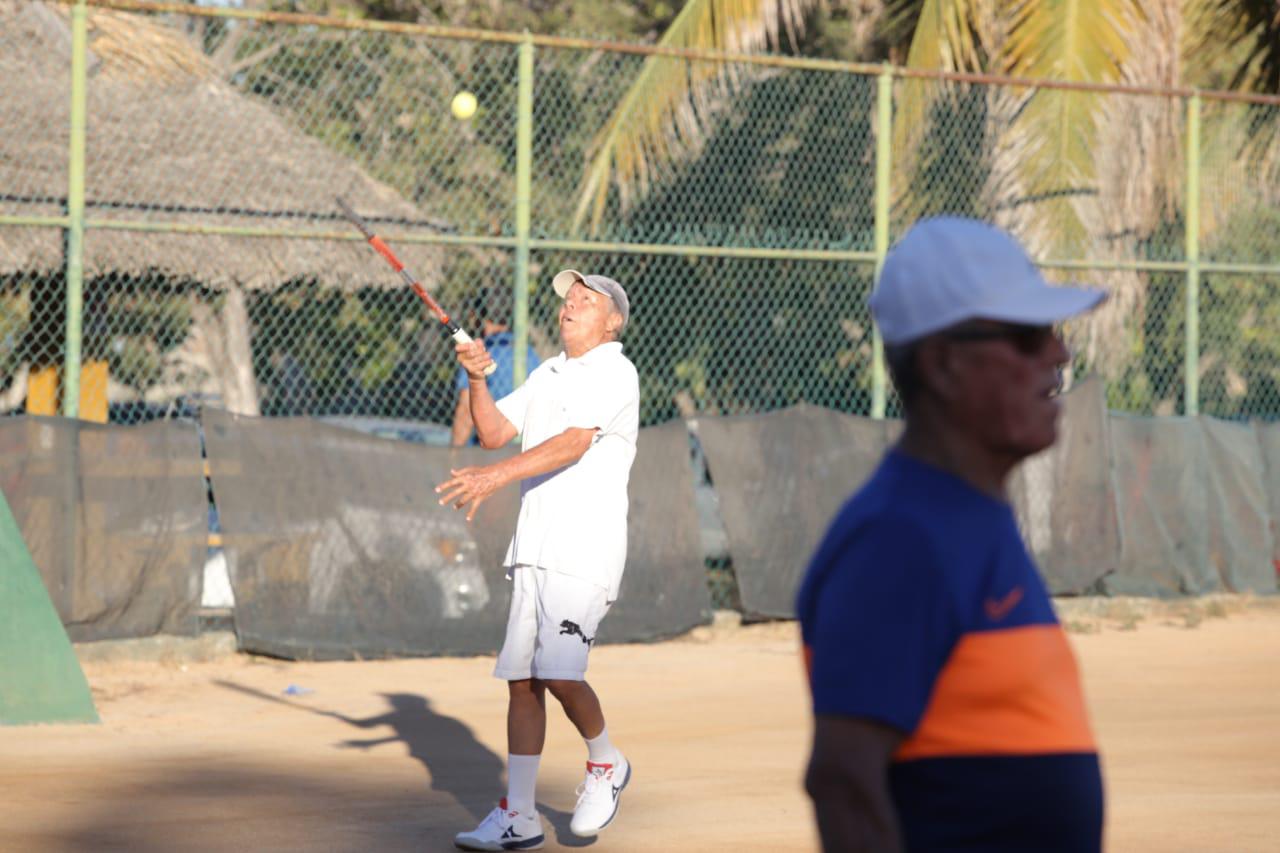 $!Chicuate y Sánchez arrancan con el pie derecho en Torneo de Tenis del Pavo del Club Muralla