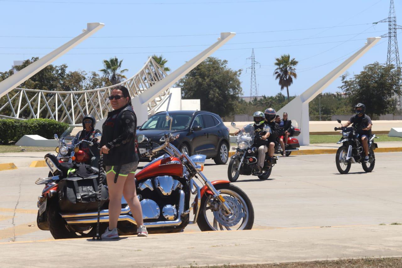 $!Advierte Alcalde que quitarán motos si andan haciendo desmanes